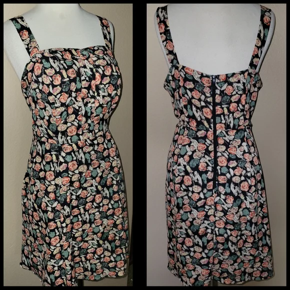💚 FOREVER 21 Plus Lined Floral Dress; size XL
Wear it by layering! - Picture 3 of 8